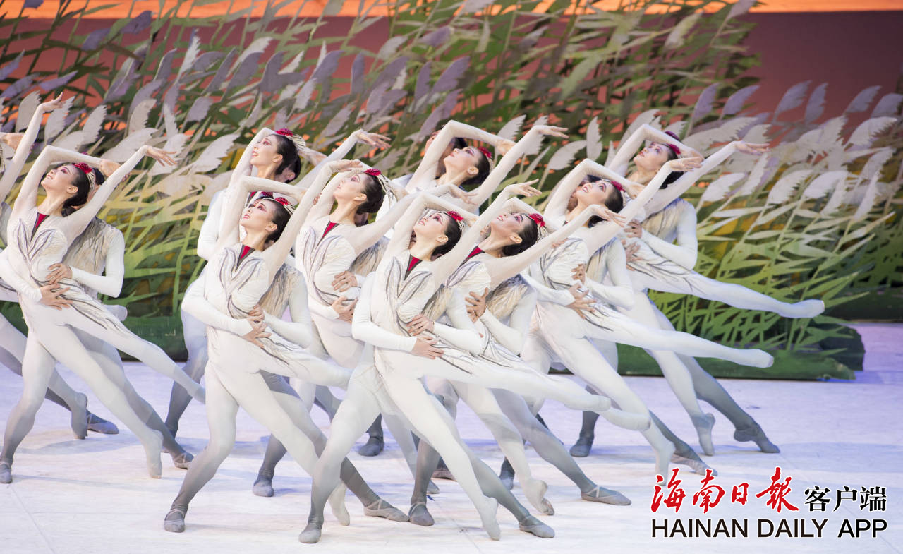 2020年1月13日晚，《鹤魂》在海南省歌舞剧院上演。记者 宋国强 摄.jpg
