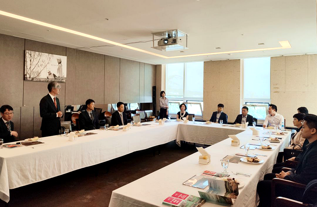 海南旅游促销团与韩国sky72球场进行座谈交流.png