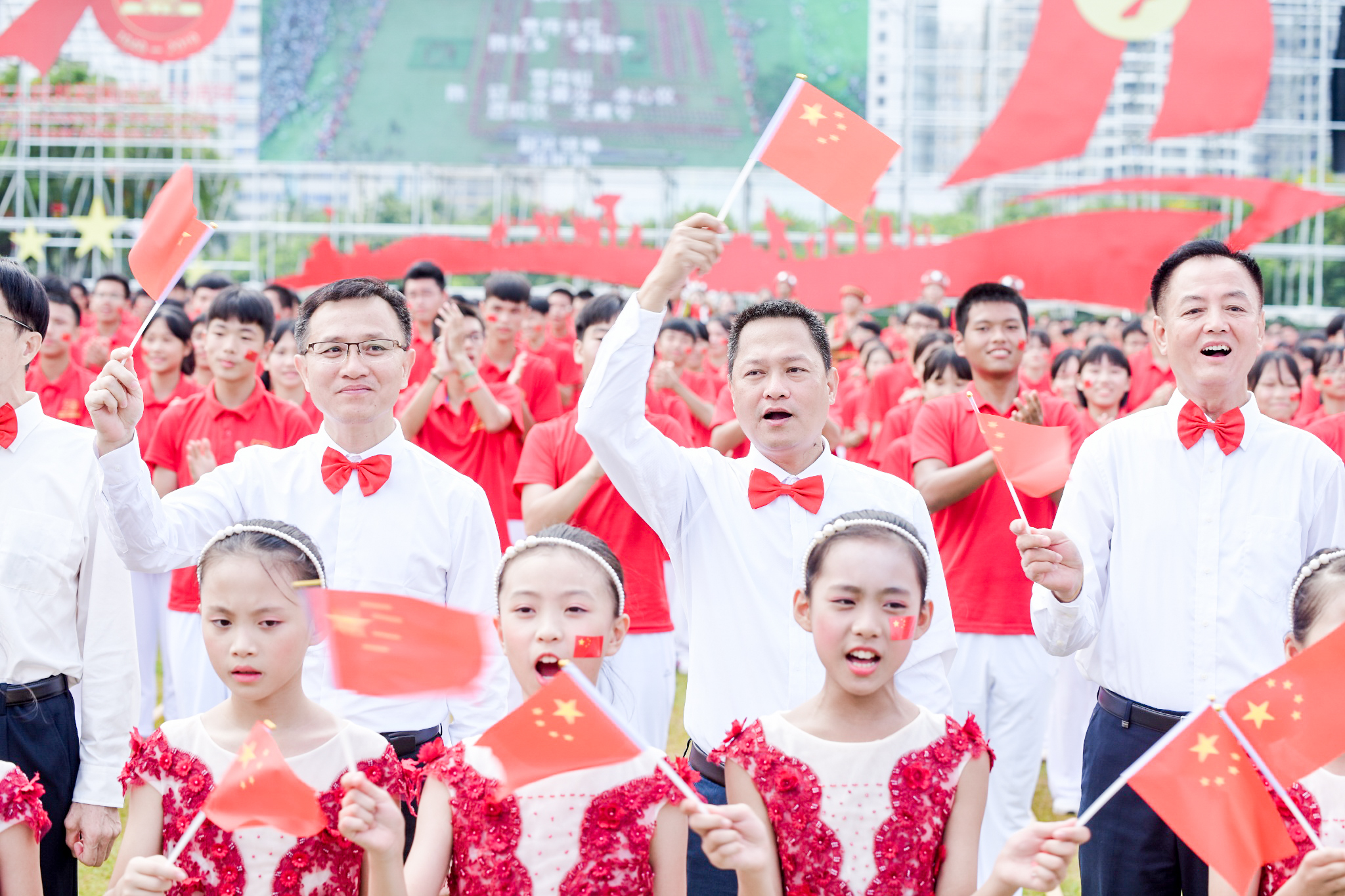 海南万人共跳竹竿舞活动海口主会场