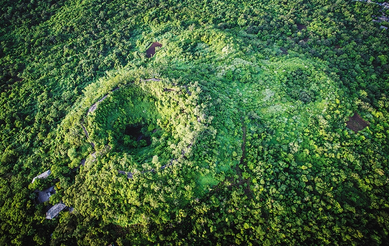 海南地理之火山传奇领略海南火山群万年之美